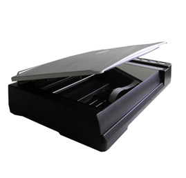 Le Plustek OpticPro A320L est un scanner haute résolution de 1600 dpi qui peut numériser une page de format A3 en 7,8 secondes.