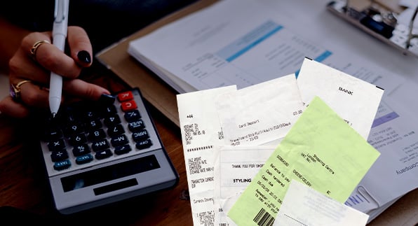 Les solutions de Plustek permettent aux clients de numériser leurs factures papier existantes avec un flux de travail automatisé.